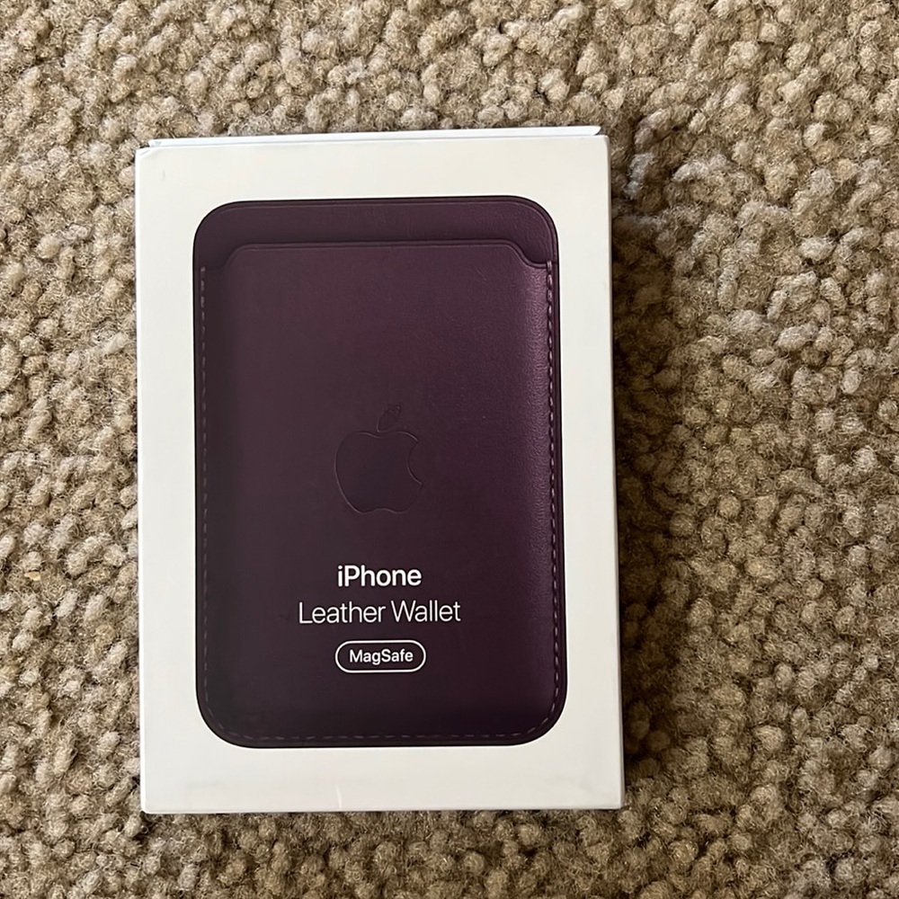 iPhone Leather Wallet with MagSafe - Dark Cherry